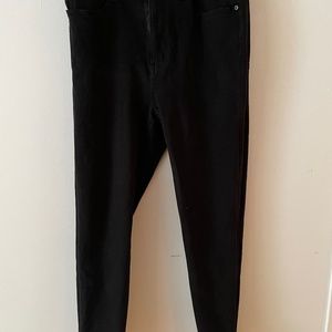 Black Uniqlo jeans size 30
